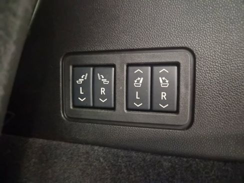 Certified 2025 Cadillac XT6 Premium Luxury image 24