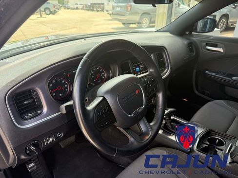 Used 2020 Dodge Charger SXT w/ Blacktop Package RWD image 7