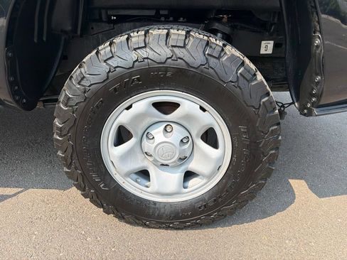 Used 2021 Toyota Tacoma SR AWD/4WD image 33