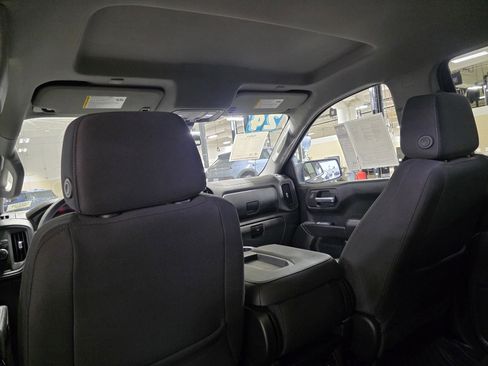 Used 2024 Chevrolet Silverado 1500 Custom image 17