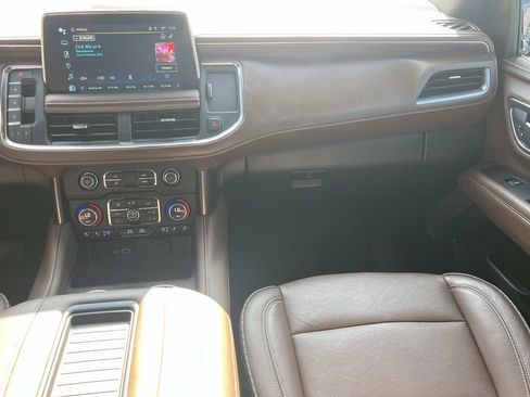 Used 2022 Chevrolet Suburban High Country AWD/4WD image 14