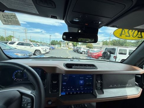 Certified 2024 Ford Bronco Outer Banks AWD/4WD image 2