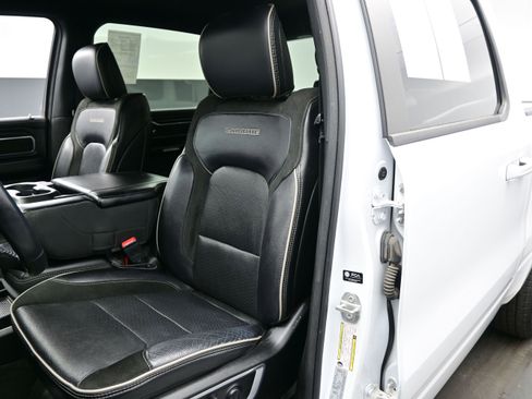 Used 2023 RAM 1500 Laramie AWD/4WD image 10