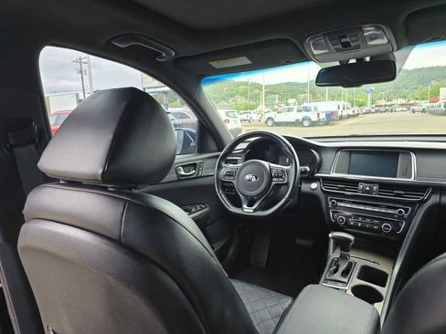 Used 2018 Kia Optima SX w/ Technology Package FWD image 10