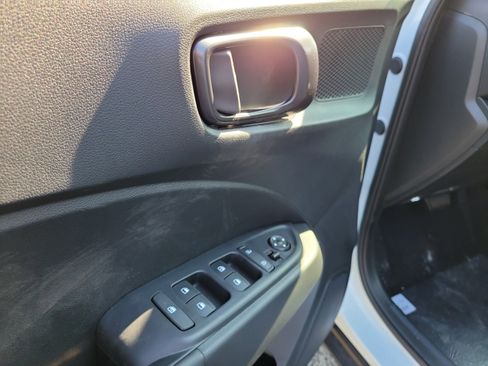 New 2026 Hyundai Venue SEL image 18