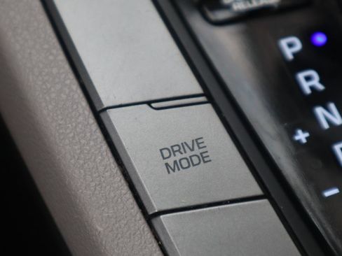 Used 2018 Hyundai Elantra SEL FWD image 64
