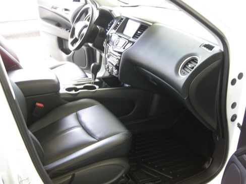 Used 2020 Nissan Pathfinder SV w/ Cargo Package FWD image 37