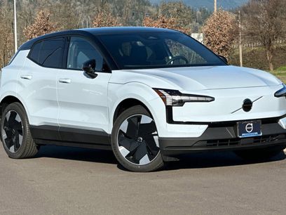 New 2026 Volvo EX30 Plus w/ Climate Package