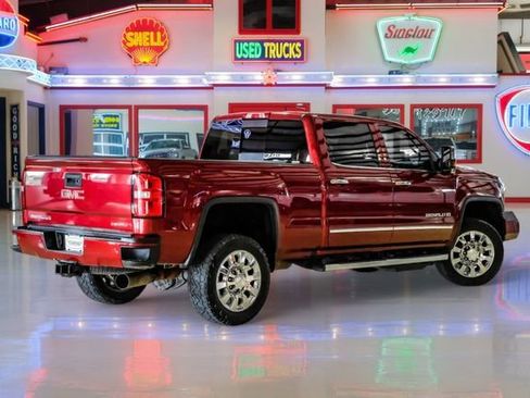 Used 2019 GMC Sierra 2500 Denali w/ Duramax Plus Package image 3