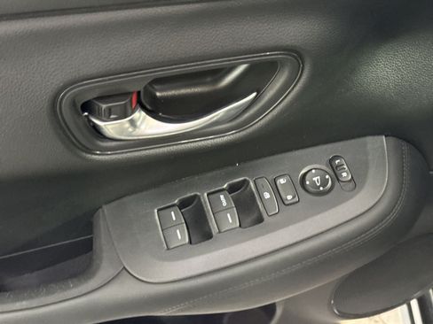Used 2024 Honda HR-V LX image 16