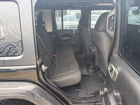 Used 2018 Jeep Wrangler Unlimited Sport image 12
