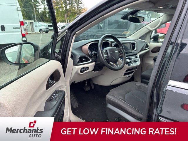 Used 2023 Chrysler Voyager LX FWD image 6