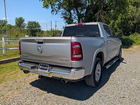 Used 2022 RAM 1500 Laramie AWD/4WD image 5