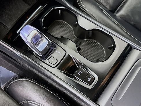 Used 2022 Volvo XC40 T5 Inscription w/ Advanced Package image 20