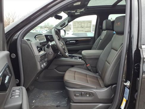 New 2026 Chevrolet Suburban High Country image 14