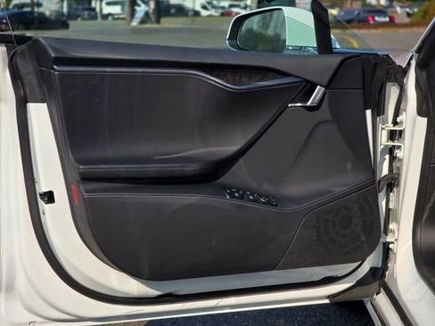 Used 2020 Tesla Model S Long Range Plus image 26