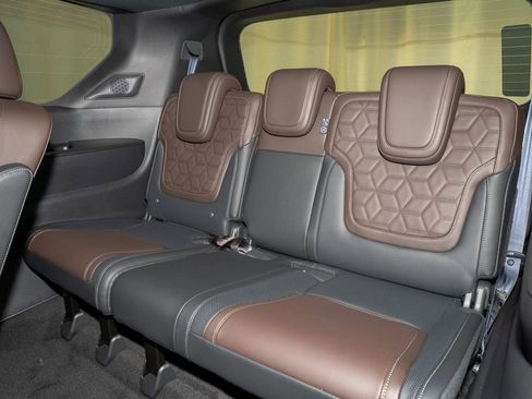 New 2026 Nissan Armada Platinum image 11