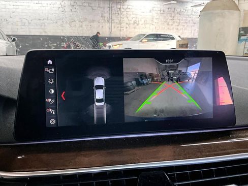 Used 2018 BMW 530e 530e iPerformance image 23