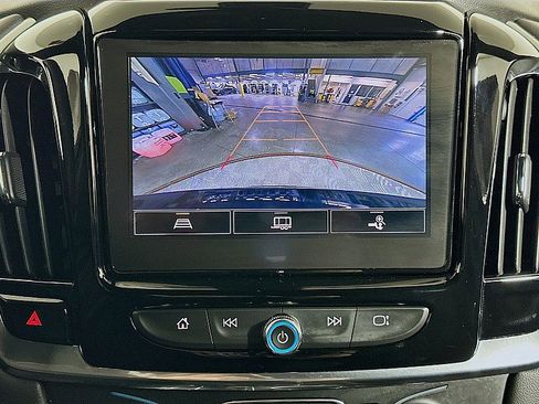 Used 2023 Chevrolet Traverse LT image 15