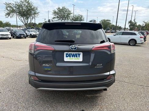Used 2017 Toyota RAV4 XLE w/ All Weather Liner Package AWD/4WD image 4