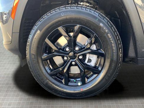 New 2025 Jeep Grand Cherokee L Altitude image 46