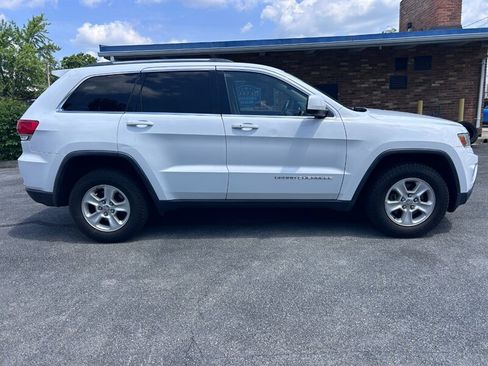 Used 2014 Jeep Grand Cherokee Laredo w/ Quick Order Package 23E AWD/4WD image 2