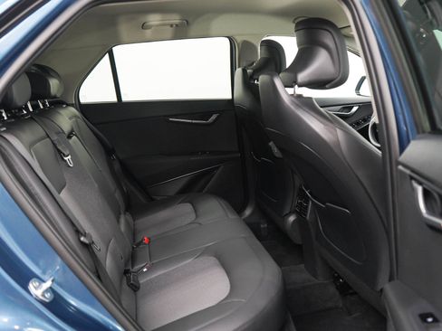 Used 2024 Kia Niro EX w/ EX Cold Weather Package FWD image 12