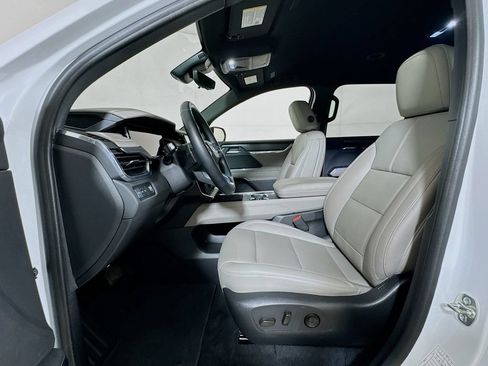 Certified 2026 GMC Acadia Elevation w/ Elevation Premium Package FWD image 20
