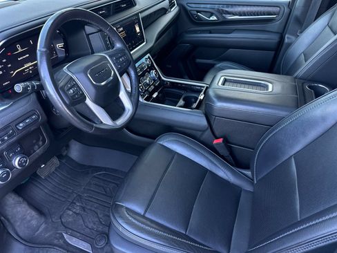 Used 2022 GMC Yukon XL Denali AWD/4WD image 9