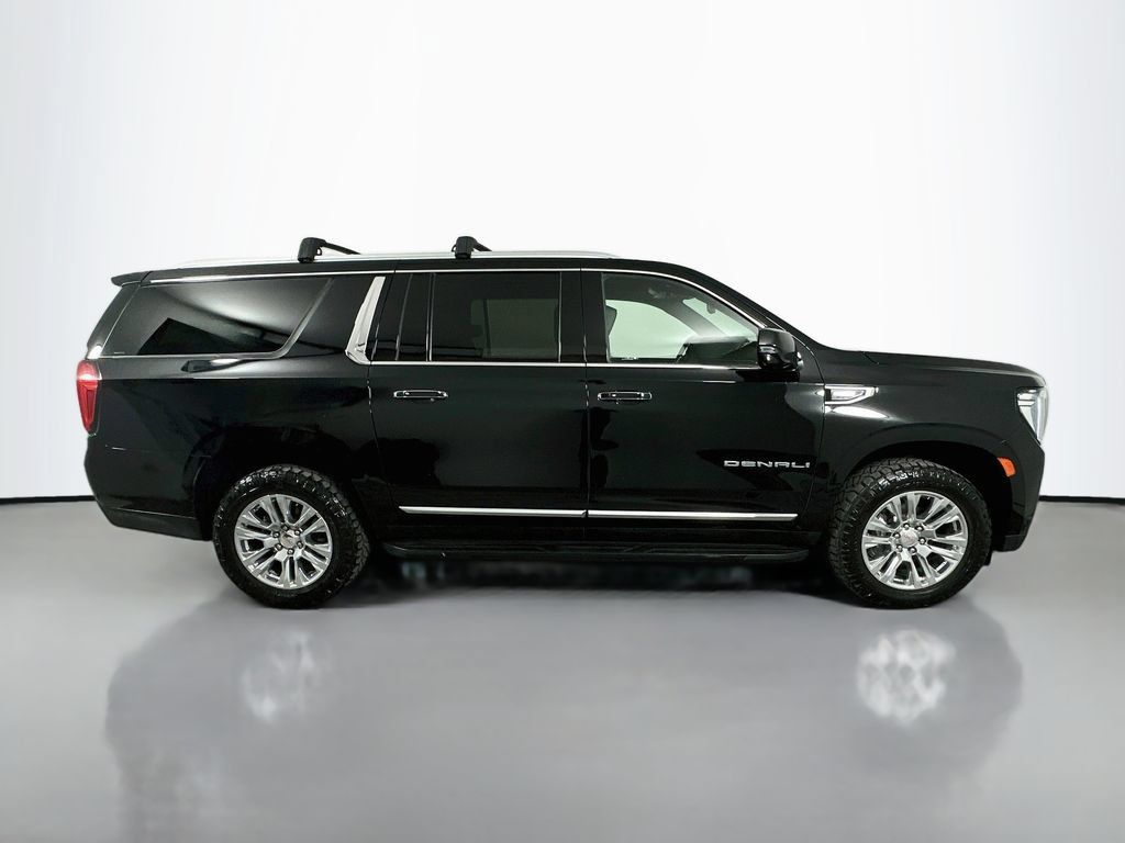 Used 2023 GMC Yukon XL Denali AWD/4WD image 4