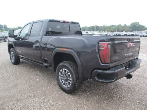 New 2026 GMC Sierra 2500 AT4 w/ AT4 Premium Plus Package AWD/4WD image 9