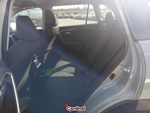 Used 2021 Toyota RAV4 XLE image 21
