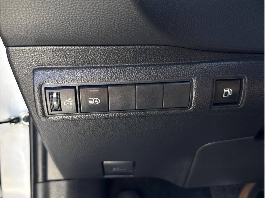 Used 2024 Toyota Corolla LE FWD image 15