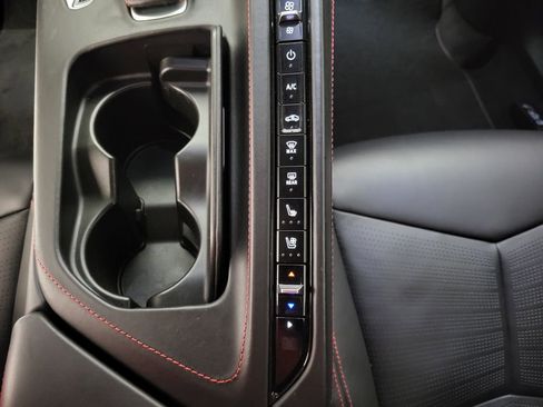 Used 2022 Chevrolet Corvette Stingray Premium Conv w/ Z51 Performance Package RWD image 9