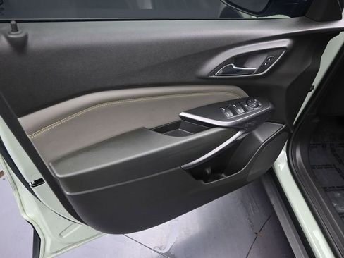 Used 2024 Chevrolet Trax ACTIV w/ Sunroof Package FWD image 11