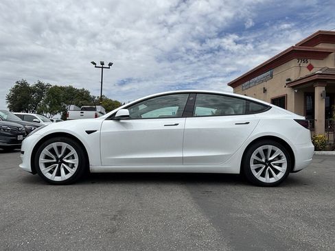 Used 2022 Tesla Model 3 Long Range AWD/4WD image 2