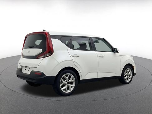 Used 2025 Kia Soul LX w/ LX Technology Package FWD image 9