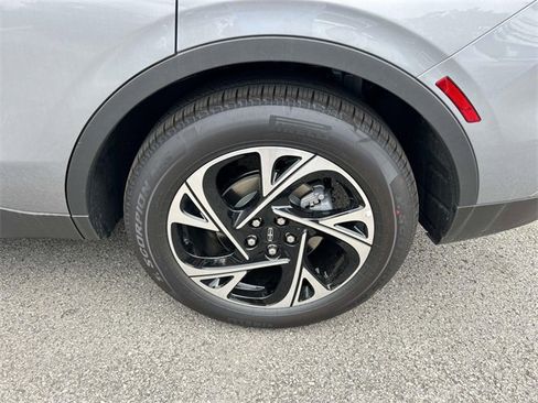 New 2025 Lincoln Nautilus Premier w/ Equipment Group 102A image 11