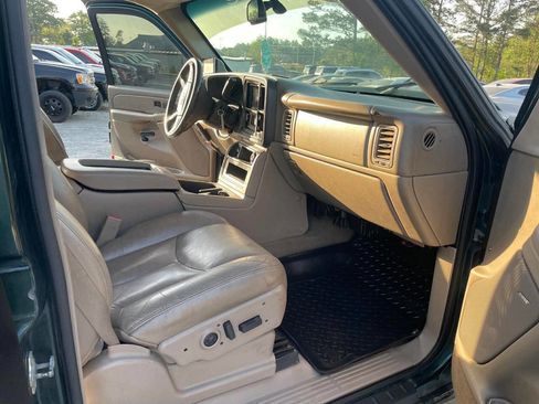 Used 2005 Chevrolet Silverado 2500 LT w/ Heavy-Duty Power Package AWD/4WD image 9