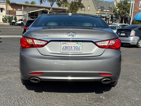 Used 2011 Hyundai Sonata SE w/ Navigation & Sunroof Pkg 4 FWD image 7