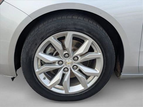 Used 2018 Chevrolet Impala LT image 22