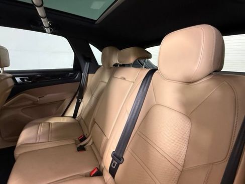Used 2023 Porsche Cayenne AWD/4WD image 24