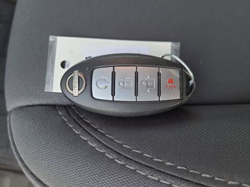 Used 2023 Nissan Frontier SV w/ SV Convenience Package image 28