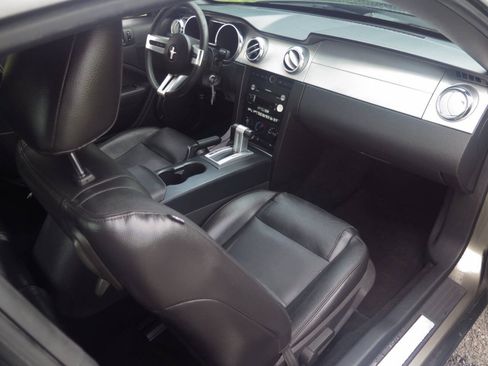 Used 2005 Ford Mustang Premium RWD image 14
