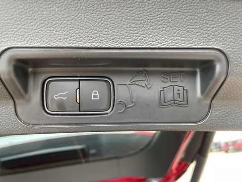 Used 2023 Ford Explorer XLT w/ Equipment Group 202A AWD/4WD image 34