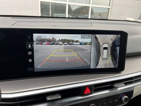 Certified 2025 Kia Sorento SX Prestige image 24