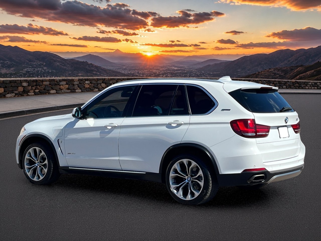 Used 2017 BMW X5 xDrive40e AWD/4WD image 4