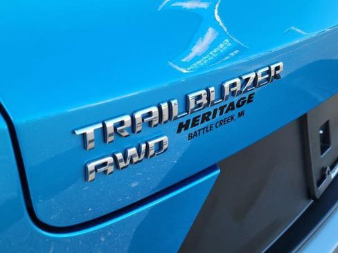 Used 2025 Chevrolet TrailBlazer LT AWD/4WD image 28