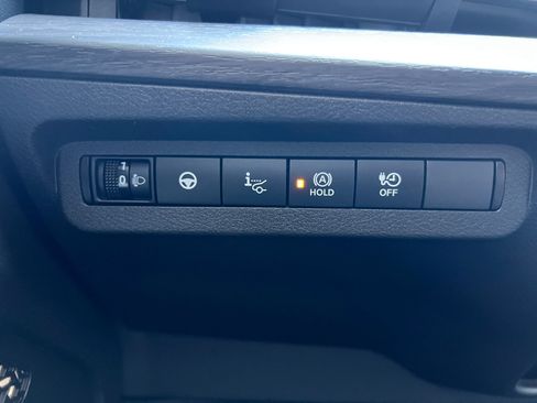Used 2023 Nissan Ariya AWD image 30