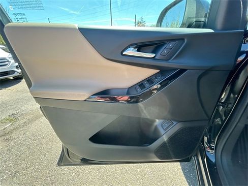 New 2025 Chevrolet Equinox ACTIV w/ Safety and Technology Package image 23